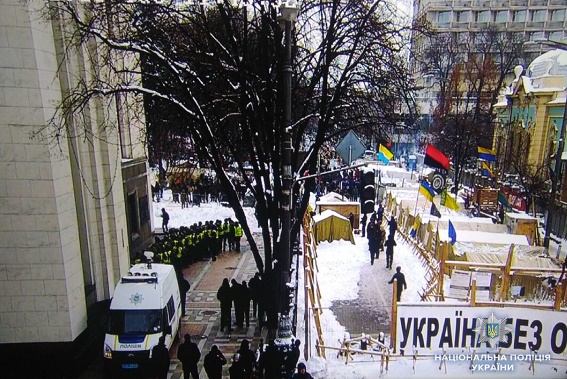 У сутичках під Радою постраждали 14 правоохоронців